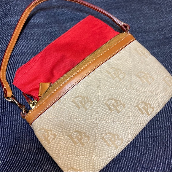 Dooney & Bourke Signature Logo Textile Wristlet - Picture 3 of 12